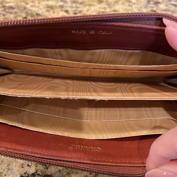 Authentic Chanel caviar leather wallet - Picture 11 of 13